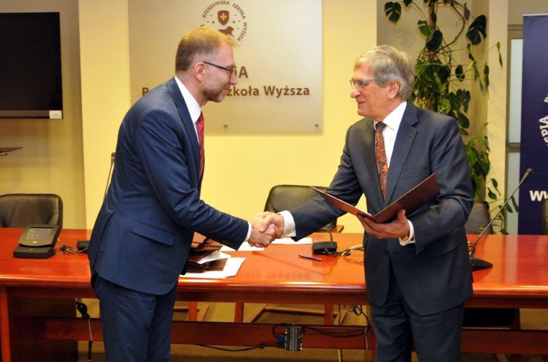 Wręczenie dyplomów absolwentom Seminarium Doktoranckiego w WSPiA - 13