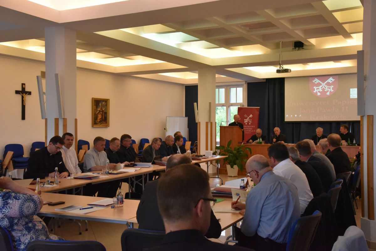 Abp Angelo Vincenzo Zani sekretarz Kongregacji ds. Edukacji