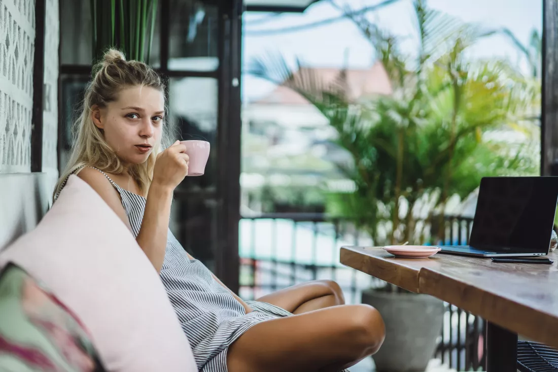 girl-is-working-cafe-concept-freelancing-coffee-laptop