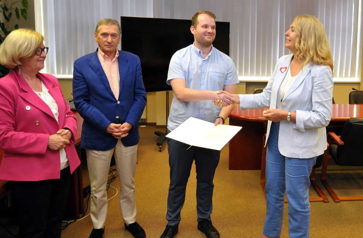Student z Rzeszowa w gronie 5 osób z Polski, które dostały się na staż w Parlamencie Europejskim  7