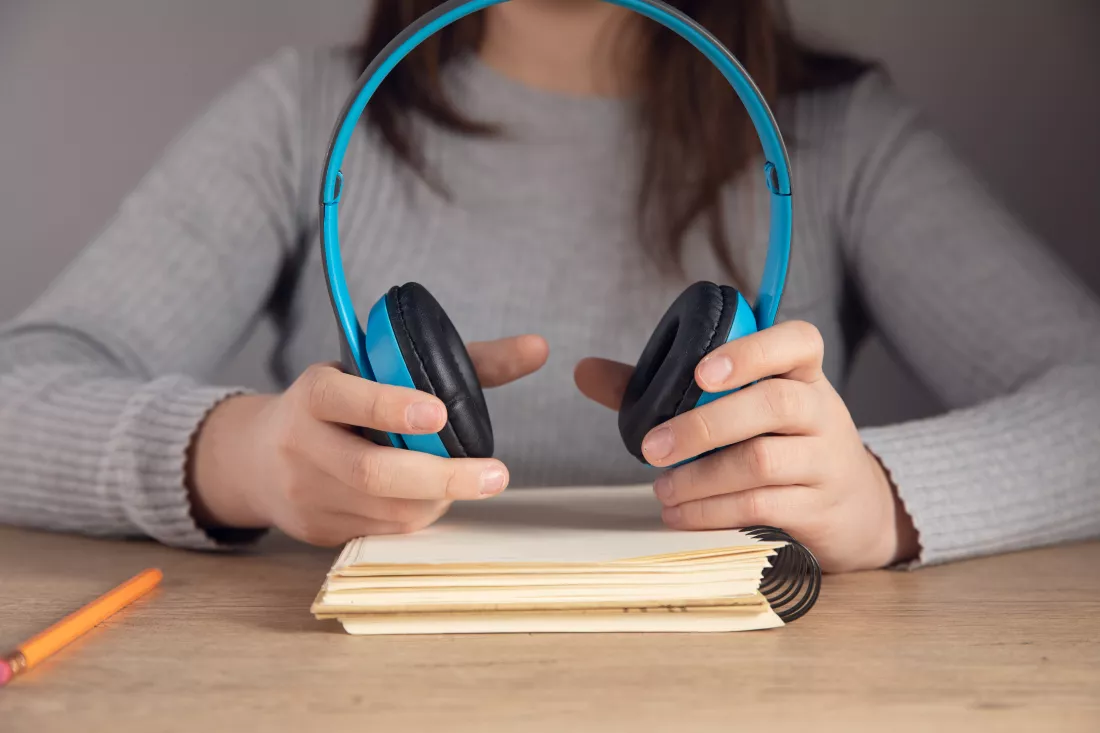 woman-listening-music